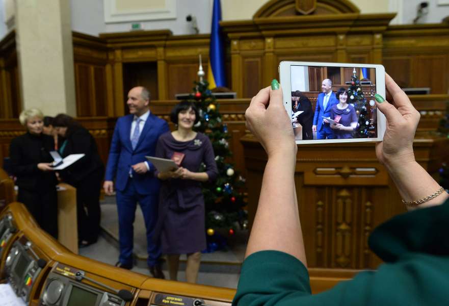 «Жодна реформа не могла б пройти без рішень Верховної Ради України, і Апарат бере важливу безпосередню участь у їх підготовці», - Голова Верховної Ради Андрій Парубій «Жодна реформа не могла б пройти без рішень Верховної Ради України, і Апарат бере важливу безпосередню участь у їх підготовці», - Голова Верховної Ради Андрій Парубій